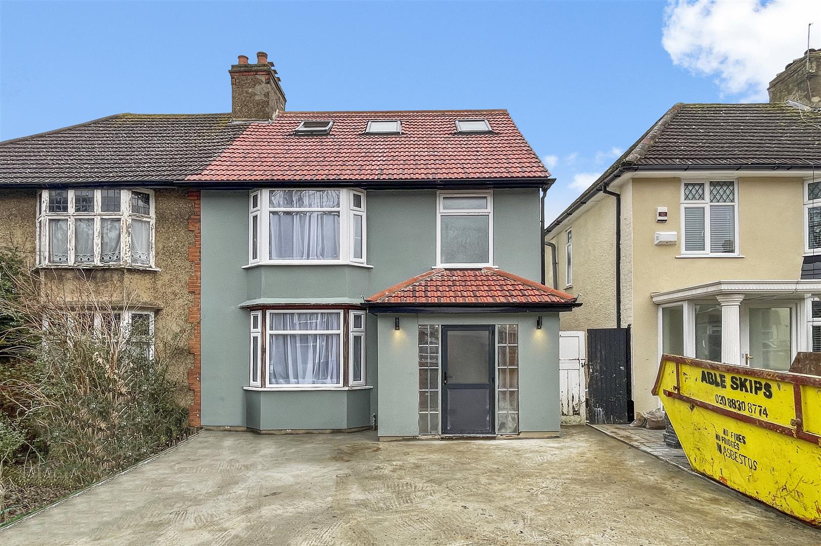 Woodfield Avenue, Wembley